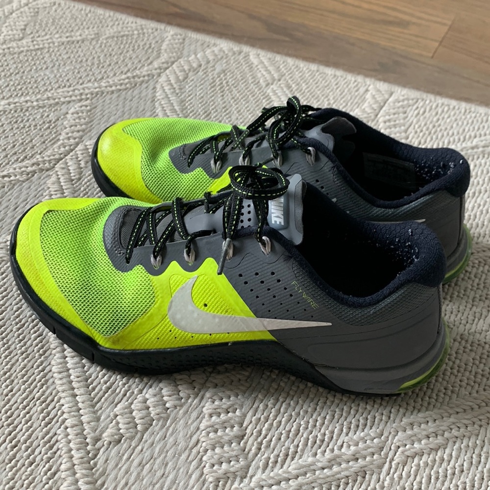 Nike Fly Wire Metcon 2 - Women’s Size 8